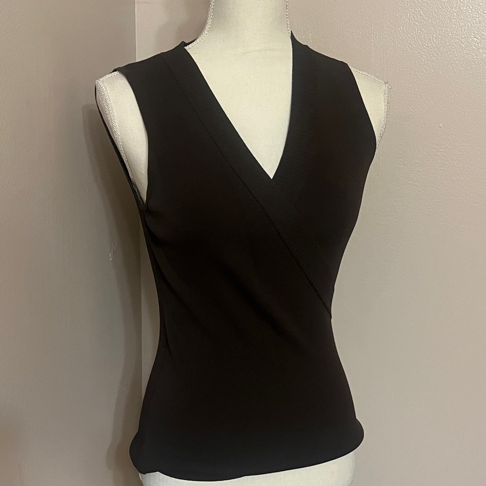 ⭐️ 2 for $15. Ann Taylor Loft Brown Sleeveless Wrap Vest Top - Picture 3 of 6